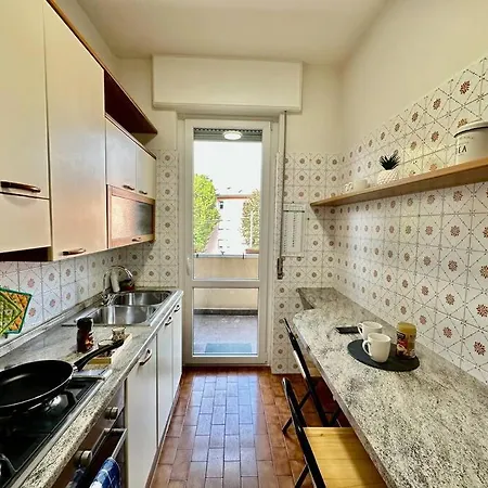 Apartman Cost An Business House And Free Park By Revenue House *